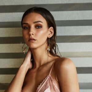 Babepedia: Explore Bios of Glamour Models & Stars